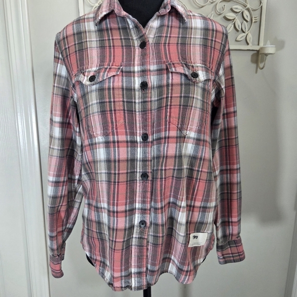 Tilley Tops - ⭐️Tilley Pink Plaid Flannel Button-Up Shirt Size Small